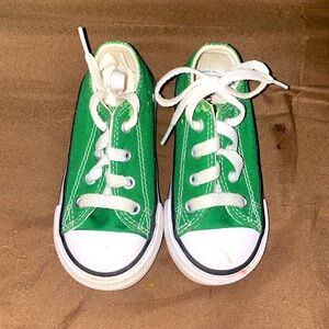 Toddler converse shoes